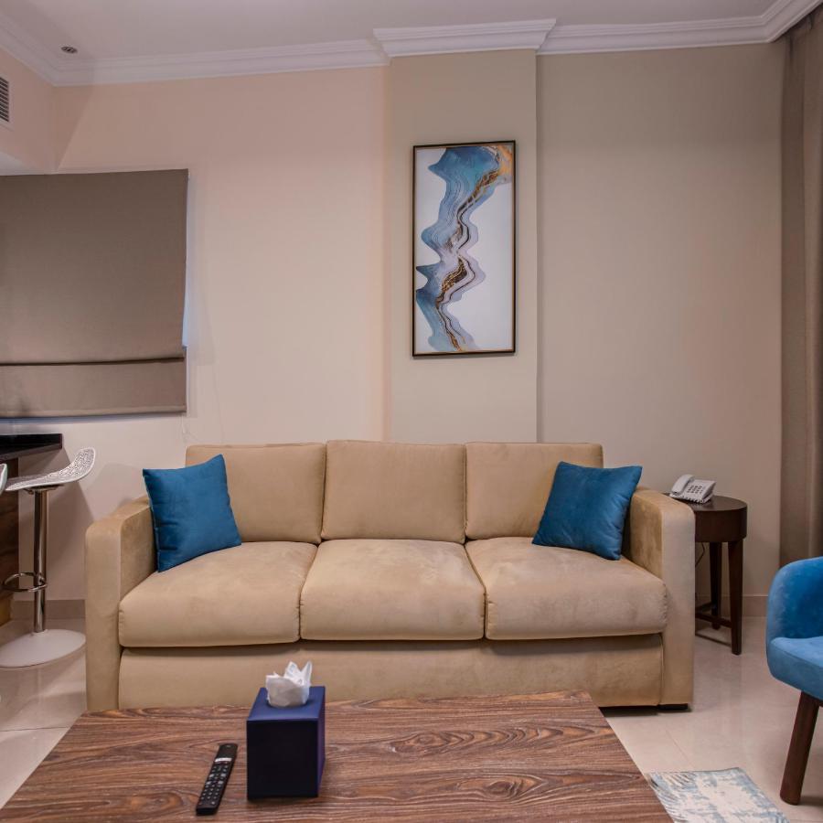 Viola Hotel Apartments Шарджа Экстерьер фото